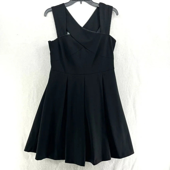 Nine West Dress 4 Black Fit & Flare Short Criss Cross Strap Braided Trim Pleated - Picture 1 of 13